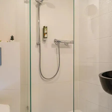 Dworek Admiral Bed & Breakfast 3*