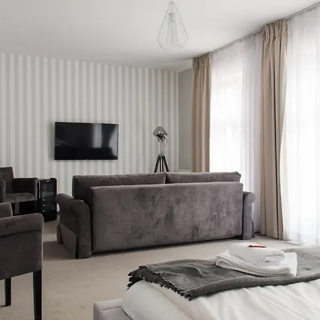 Bed & Breakfast Dworek Admiral