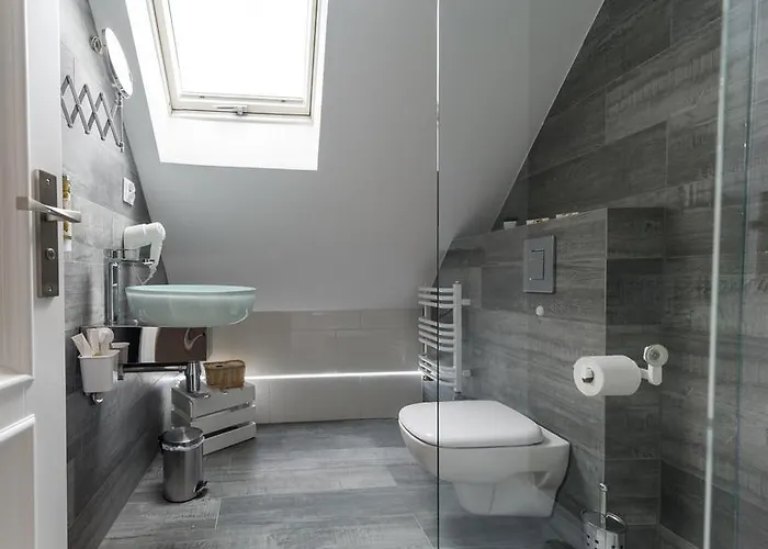 Dworek Admiral Bed & Breakfast 3*