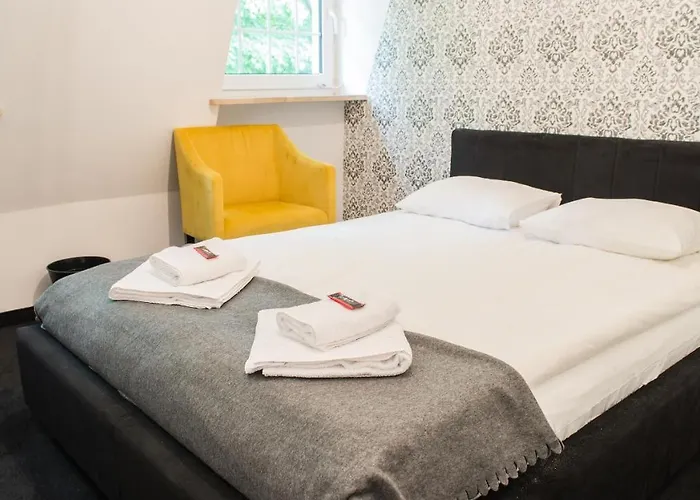 Dworek Admiral Alojamento de Acomodação e Pequeno-almoço